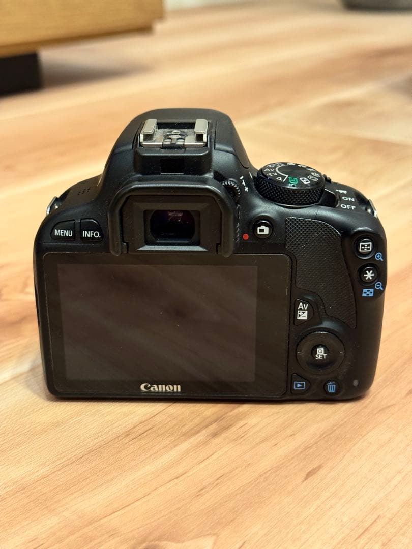 【おまけ多数】Canon EOS kiss x7 標準レンズ+単焦点レンズなど