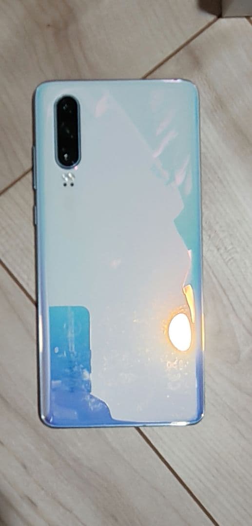 新品未使用品 Huawei P30 ブリージングクリスタル ライカトリプルカメラ