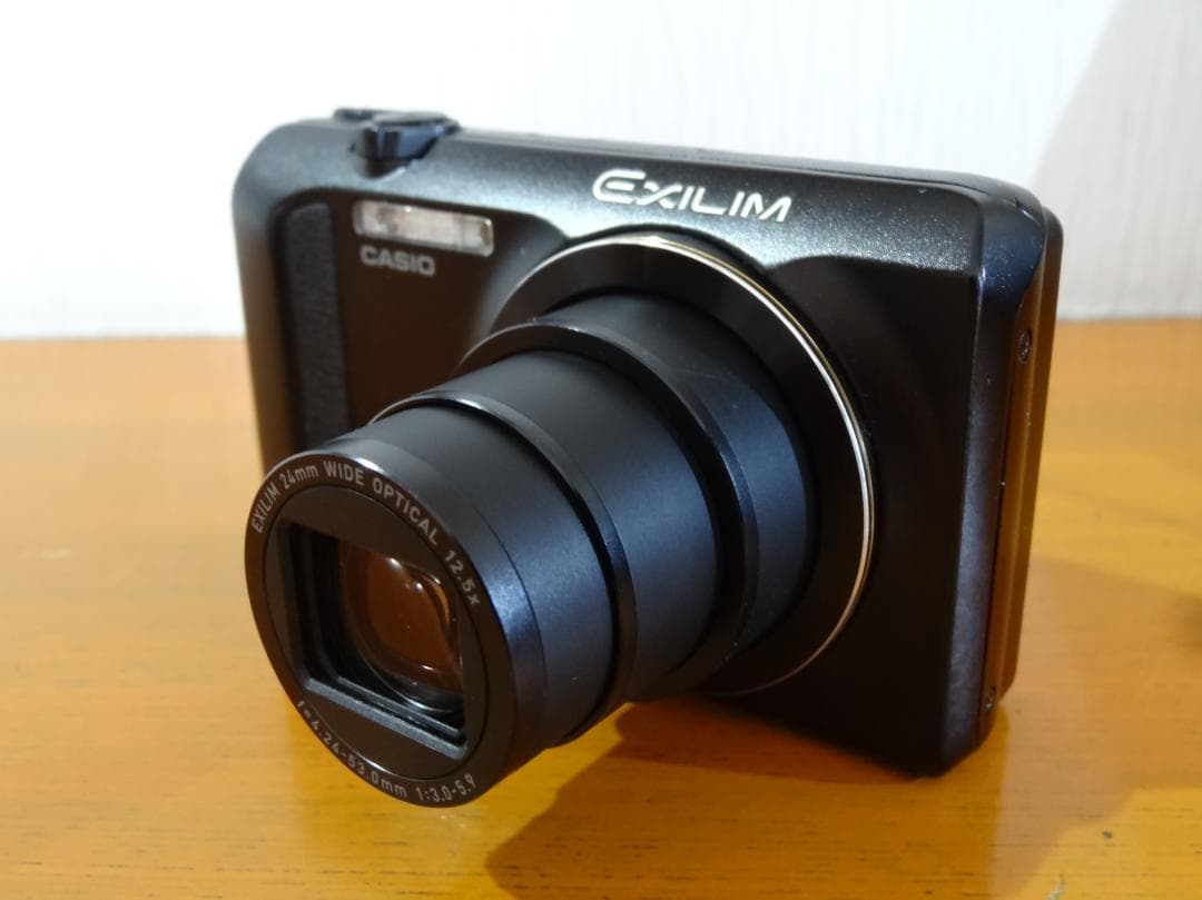 CASIO EXILIM EX-ZR200 ブラック　コンパクトデジタルカメラ