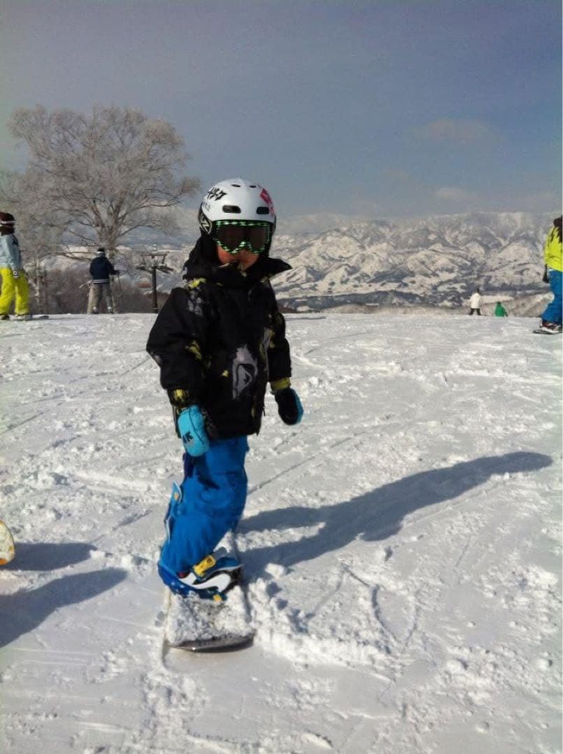 子供用スノーボードウェアセット　クイックシルバー　ビーニー、グローブ、ゴーグル