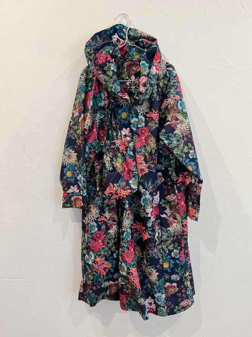 パラディソーレ　レインコート　定価3万円以上