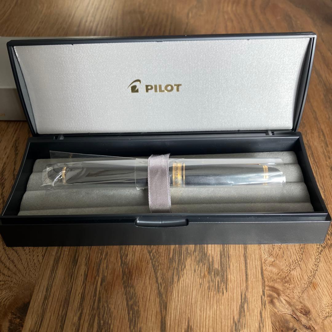 【美品】パイロット カスタム 743 万年筆 ブラック 15 M 中字 箱あり