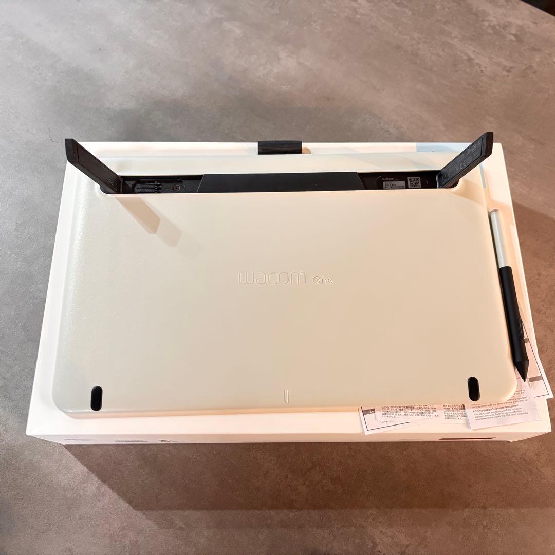 液タブ ワコム Wacom One 13.3型