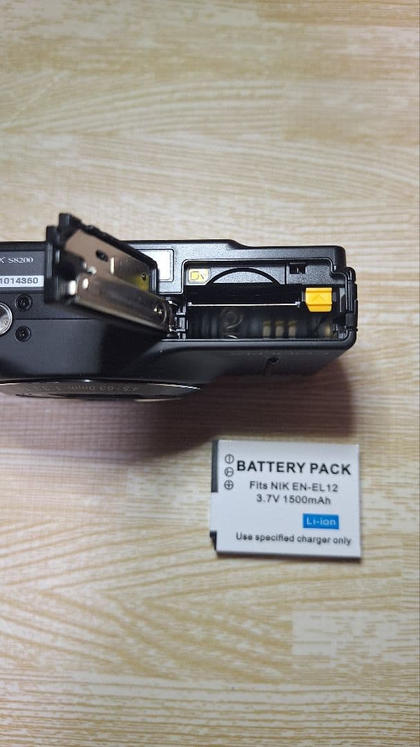 Nikon COOLPIX S8200　ブラックア　美品！