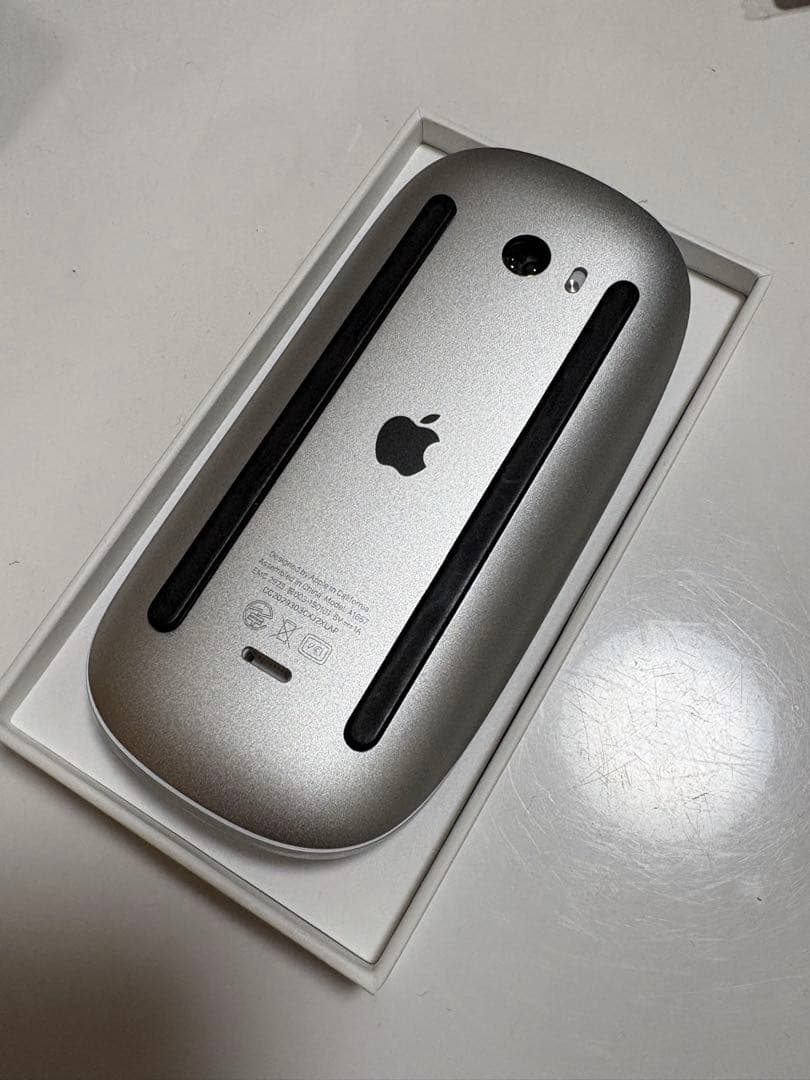 Apple MacBook Pro マウス付き