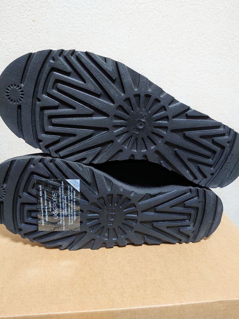 【新品】 UGG ブーツ CLASSIC FEMME MINI ブラック 6