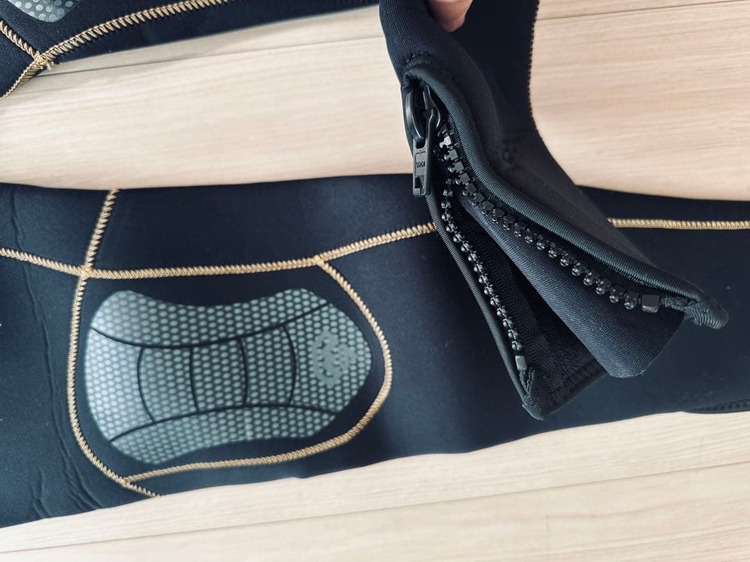 未使用タグ付き☆ フルウェットスーツ5mmサーフィン裏起毛 メンズ2ＸＬ