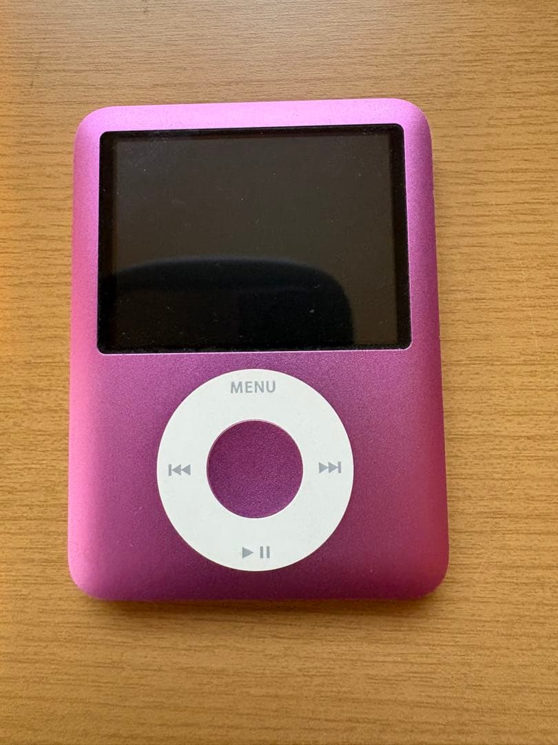 Apple iPod nano ピンク 第3世代 8GB 。付属品付き。