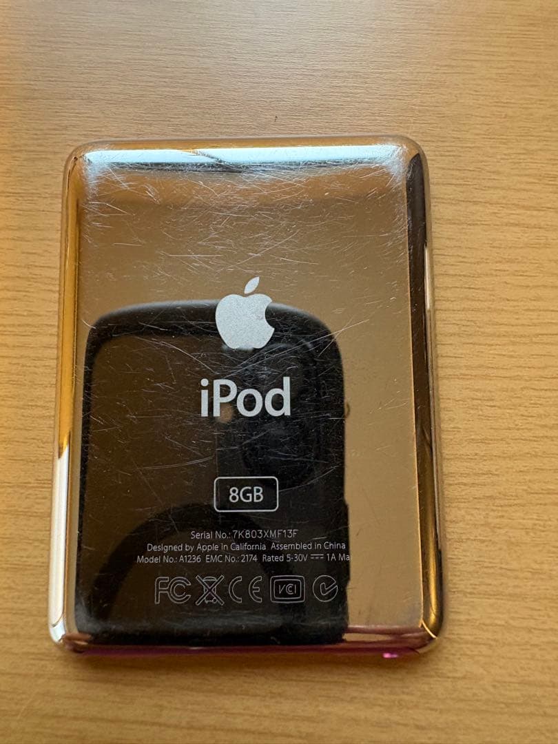 Apple iPod nano ピンク 第3世代 8GB 。付属品付き。