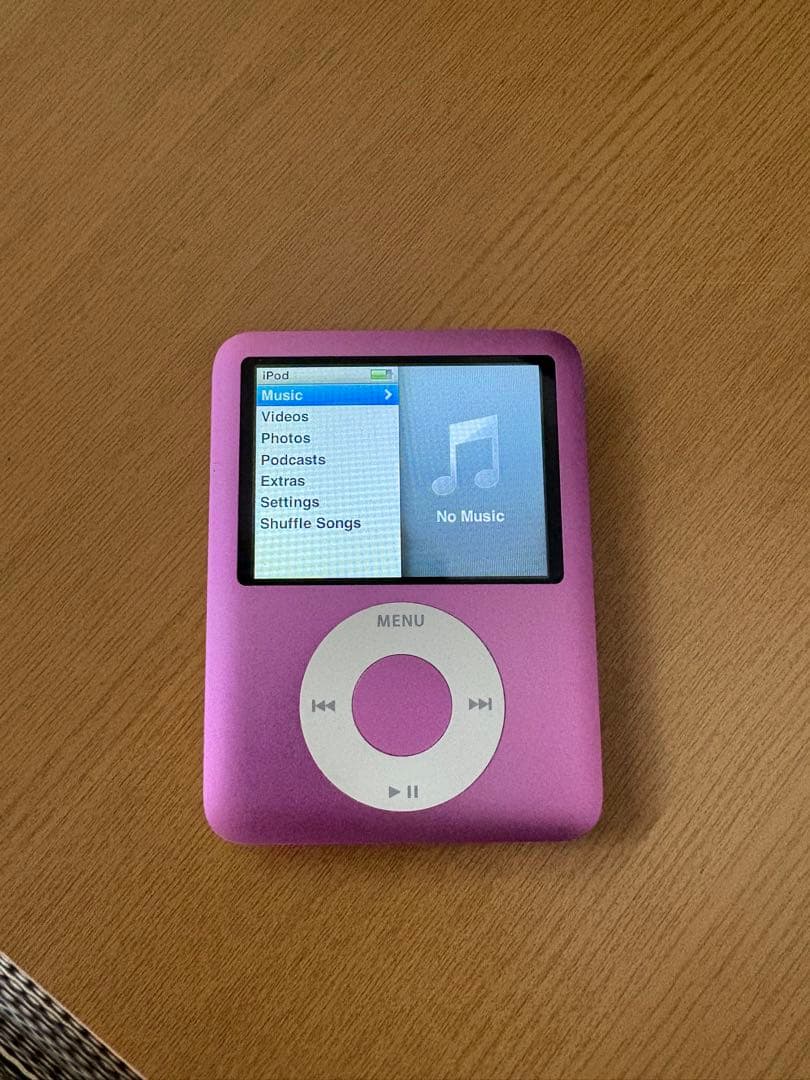 Apple iPod nano ピンク 第3世代 8GB 。付属品付き。