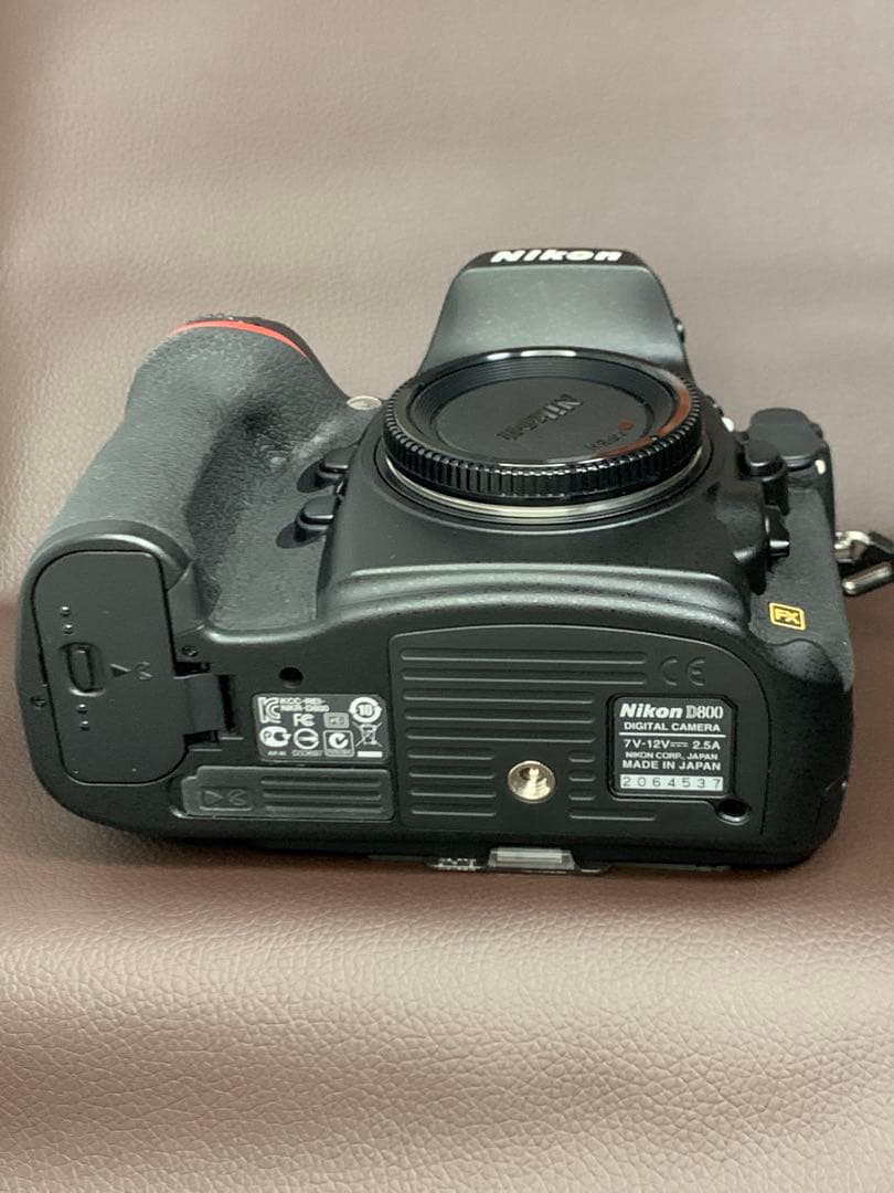 美品　ニコン Ｄ800 (撮影枚数 3735枚)