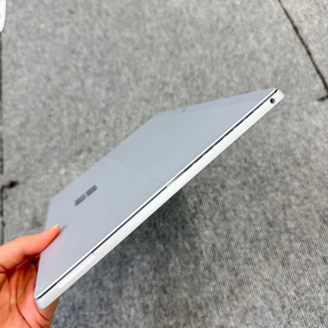 Windowsタブレット本体 Surface Pro 5 4GB / 128GB SSD / LTE