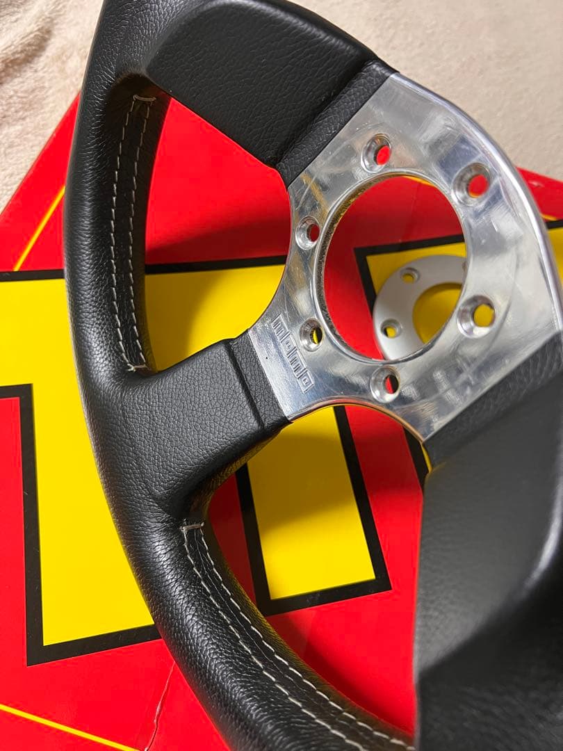 モモ コマンド 2R 320mm ステアリング MOMO COMMANDO 2R