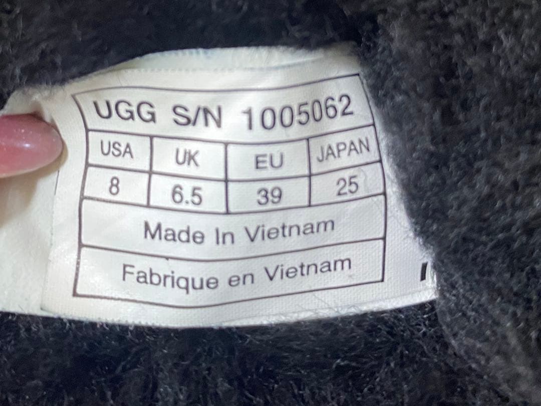 ugg バックリボンムートンブーツ　ブラック美品　おまけ付き♪
