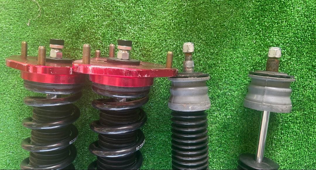 Largus 30プリウス 車高調