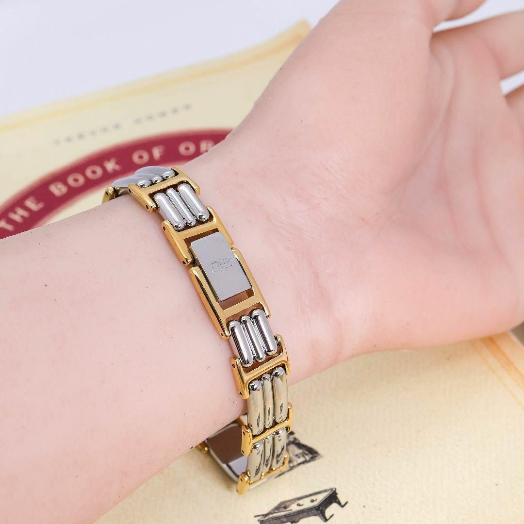 稼働 BALENCIAGA 腕時計 ストーンベゼル ラグジュアリー 1145