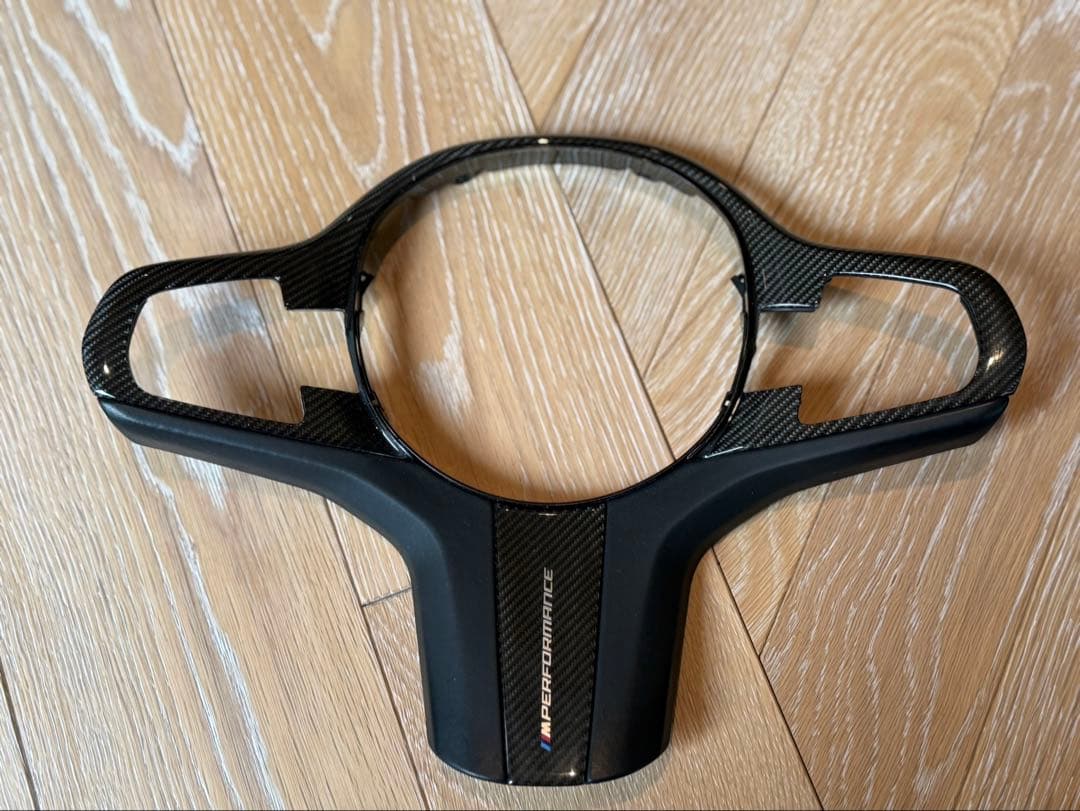 カーボン・パドルシフト＆純正カーボン・ステアリング・ホイール・トリム