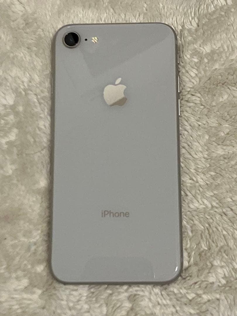 Apple iPhone 8 シルバー 本体 箱付き