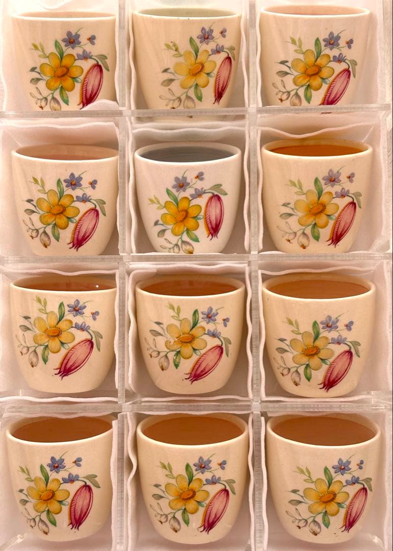 030 スージークーパー　スワンシースプレイ　エッグカップ　ピンク