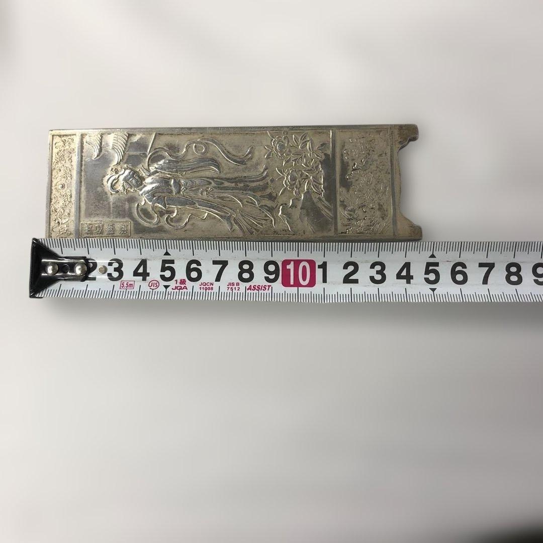 銀足　　中国金属製 浮彫り 女性像 工芸品