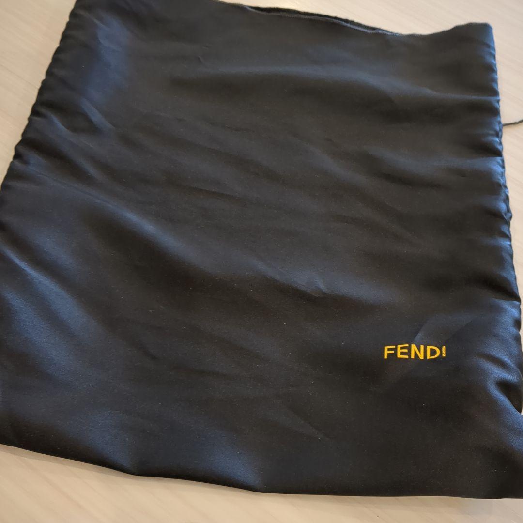 【超美品】FENDI マンマバケット　ショルダーバッグ