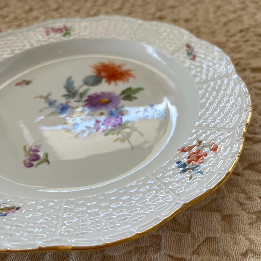 オールドマイセン 6つ花と蝶々　レリーフ