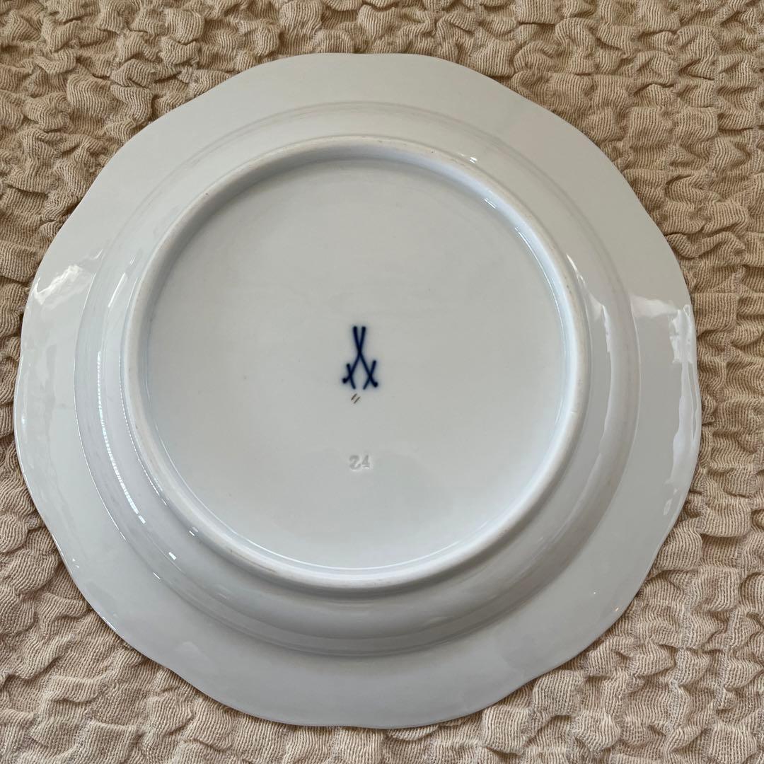 オールドマイセン 6つ花と蝶々　レリーフ