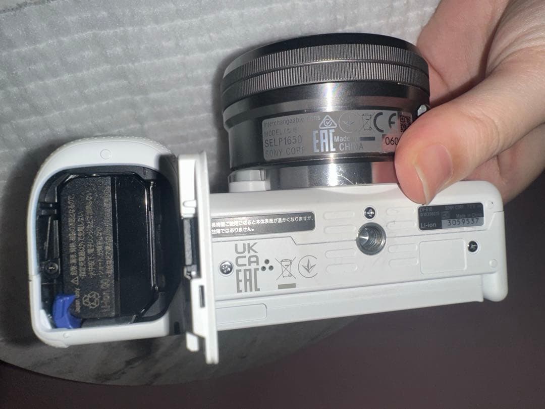 【む】SONYZV-E10 ホワイトミラーレス一眼