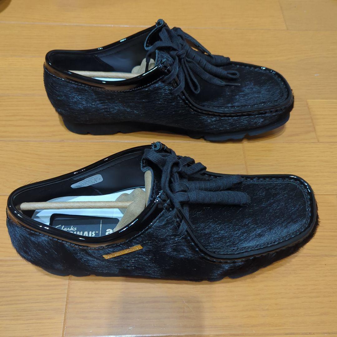 クラークス ワラビー ブラック ヘア オン ブラックアイパッチ アトモス