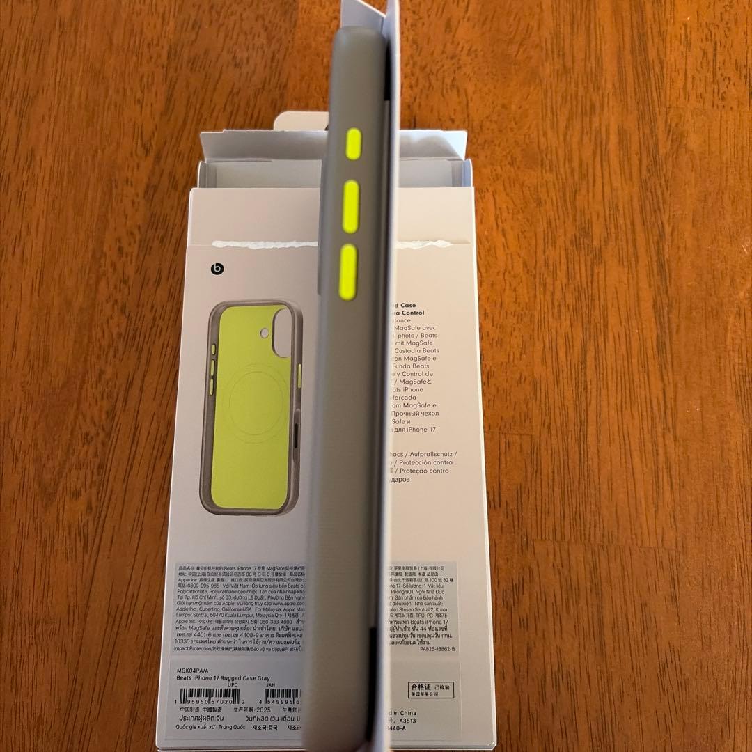 beats iPhone17ケース