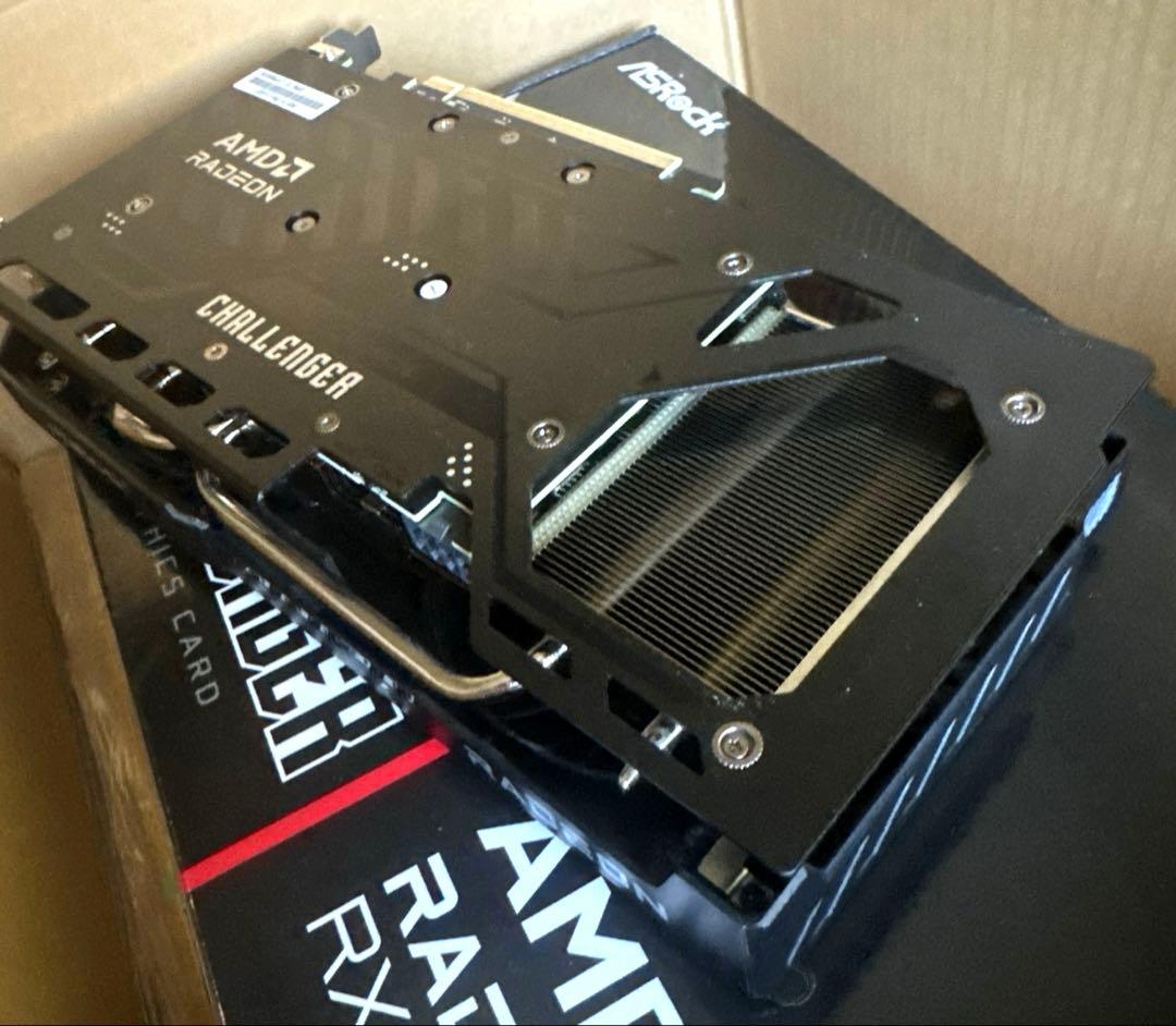 グラフィックボード・グラボ・ビデオカード ASRock Challenger Radeon RX 9060 XT 8GB