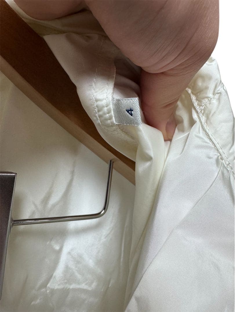 ホワイト ナイロンジャケット サイズ4