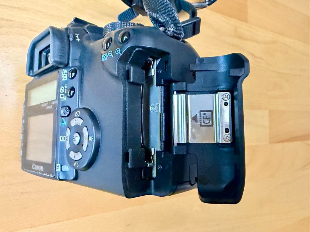 Canon EOS Kiss Digital N カバーEH18L付き　箱あり