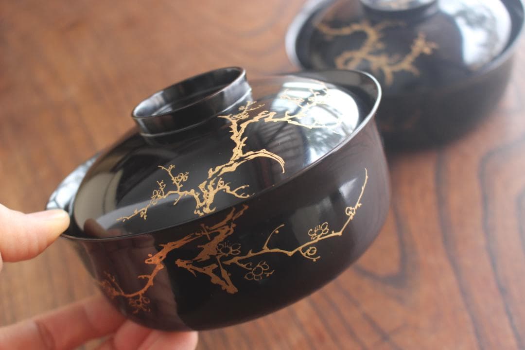 時代逸品！端正な時代黒漆に極上梅蒔絵の映える煮物椀2点（検懐石道具蒔絵椀茶道具