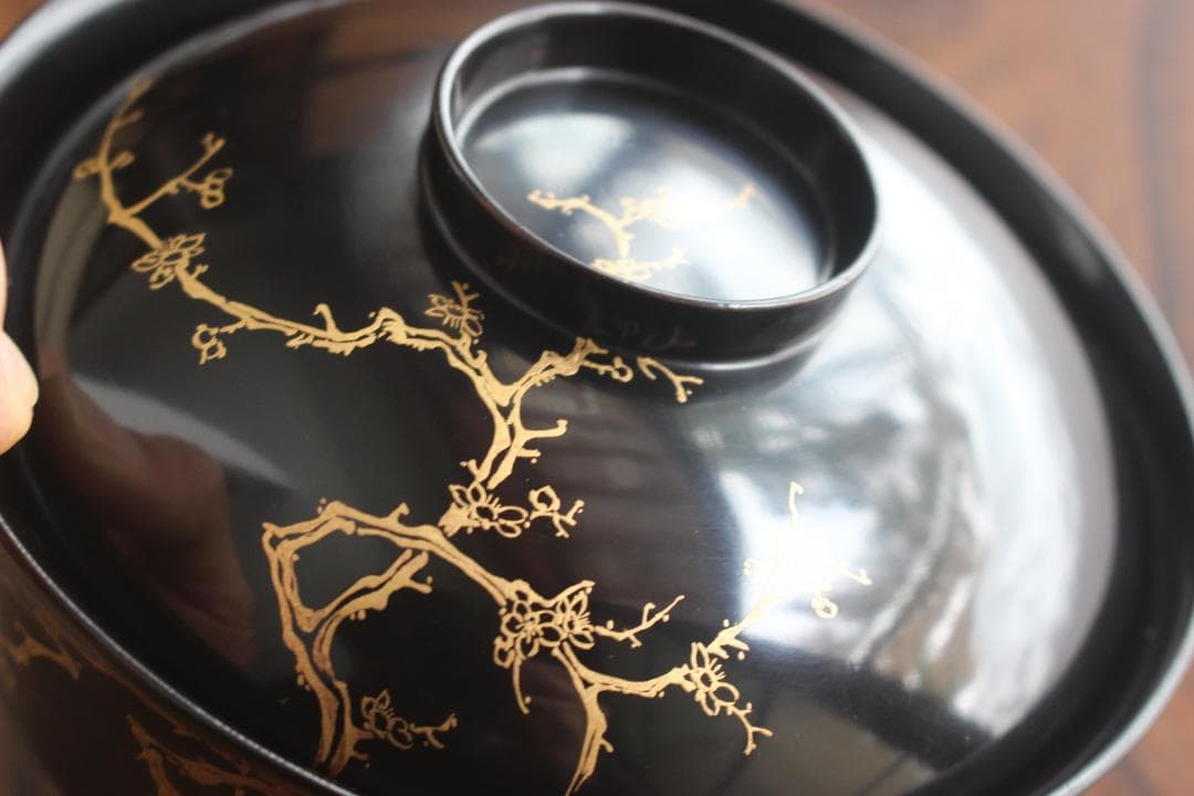 時代逸品！端正な時代黒漆に極上梅蒔絵の映える煮物椀2点（検懐石道具蒔絵椀茶道具