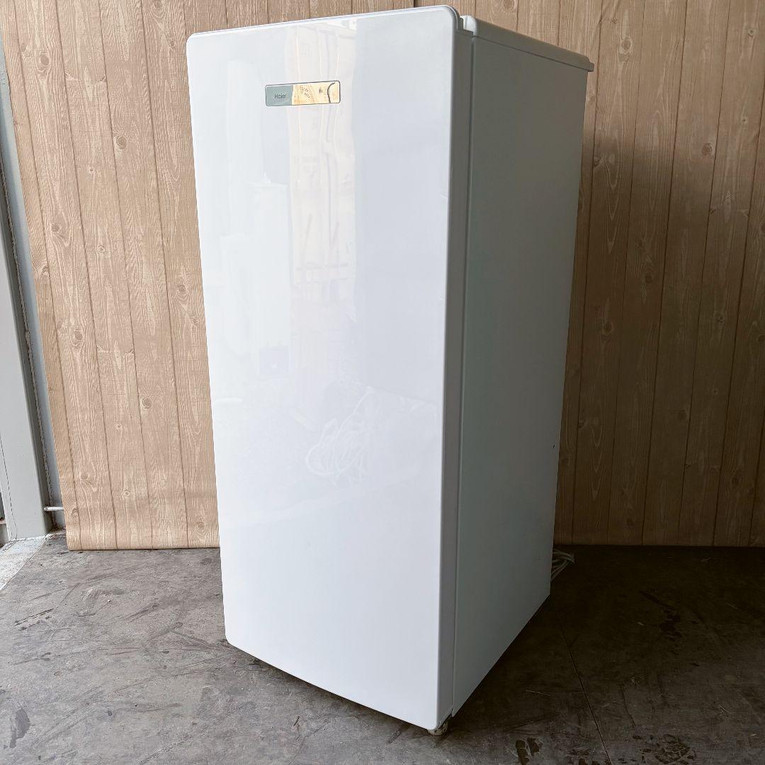 配送設置無料！純正Haierホワイトシンプルスリム冷凍庫！完動超美品！