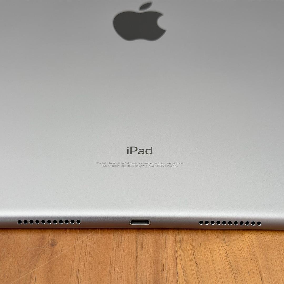 10.5インチiPad Pro Wi-Fi + Cellular 64GB