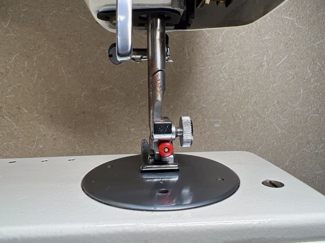 ジャノメ エクセル.フリーモーション刺繍もできるレトロミシン 815