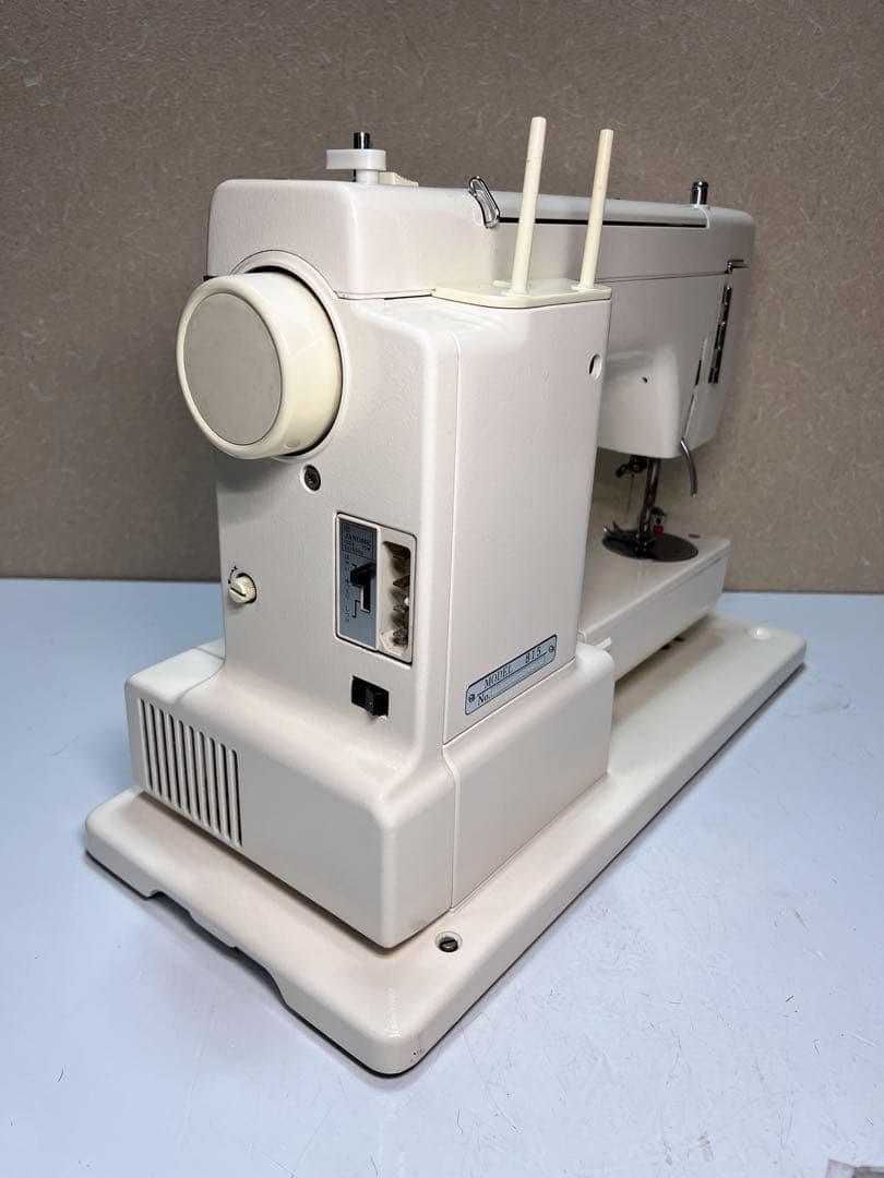 ジャノメ エクセル.フリーモーション刺繍もできるレトロミシン 815