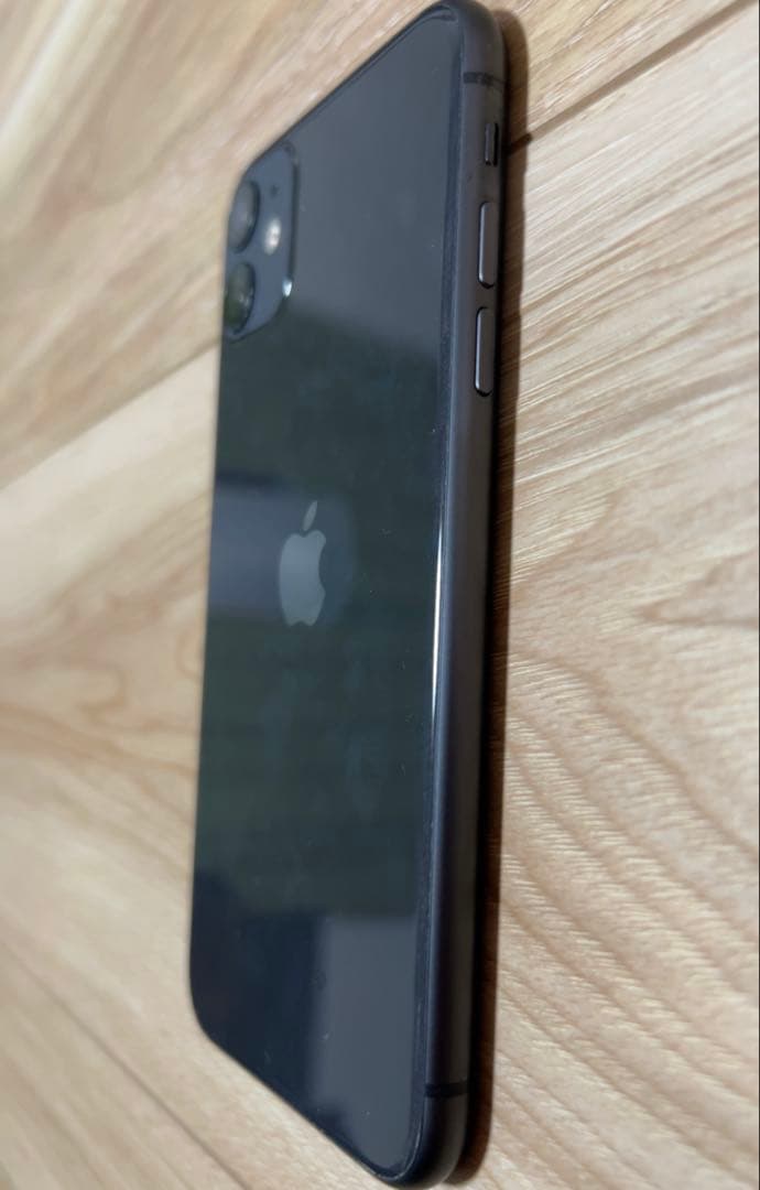 Apple iPhone 11 ブラック(液漏れあり)