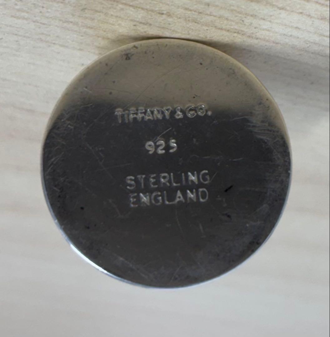 ティファニー シルバーの乳歯ケースです。