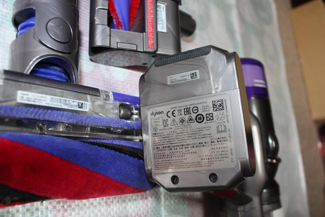 Dyson ダイソン Micro 1.5kg Complete SV21 FF