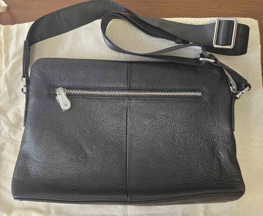 モンブラン　ブラックレザーショルダーバッグ　新品未使用！