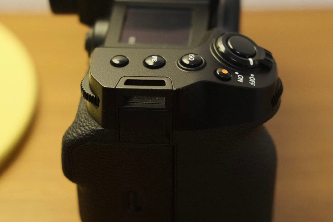 FUJIFILM X-H2S ボディ 美品　動作良好 シャッター8817枚