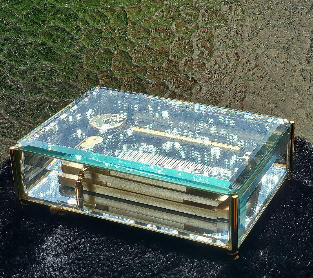 【Music Box Company】『50弁 クリスタルBOX』50N-1T3