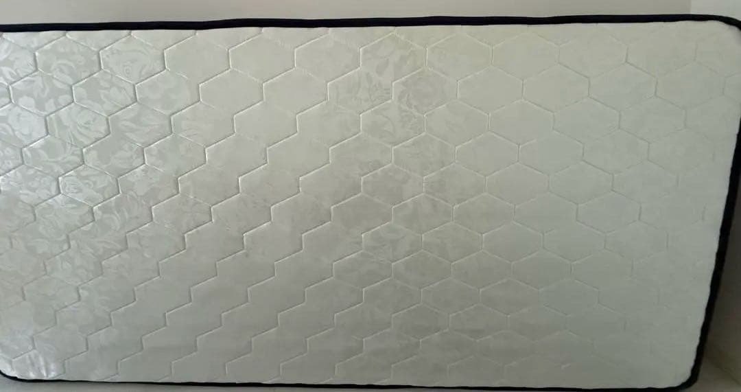 Avenco アベンコ　マットレス　シーツと汗取りパット付き　美品