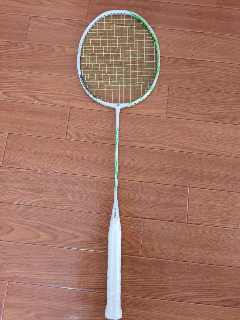 YONEX ASTROX100zz va 新品　4U5 アクセルセン