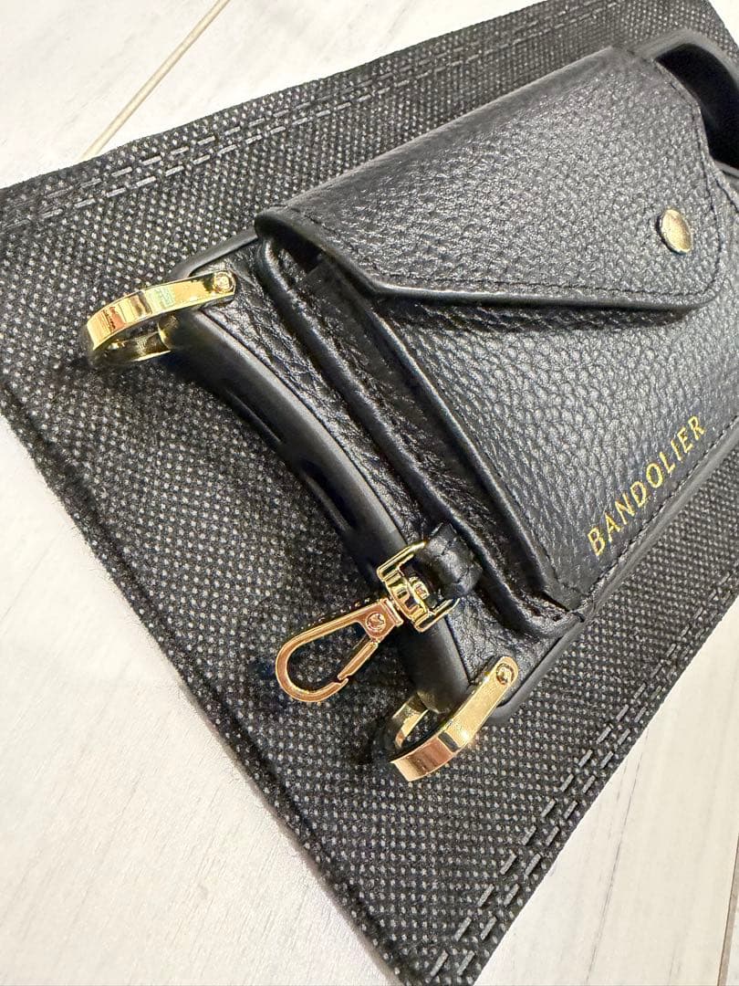 【iPhone17】 ストラップ未使用REMI MAGNET GOLD