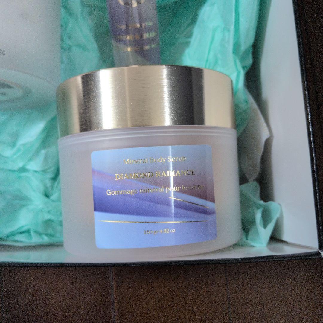 【新品未使用】　Laline ダイヤモンド ラディアンス