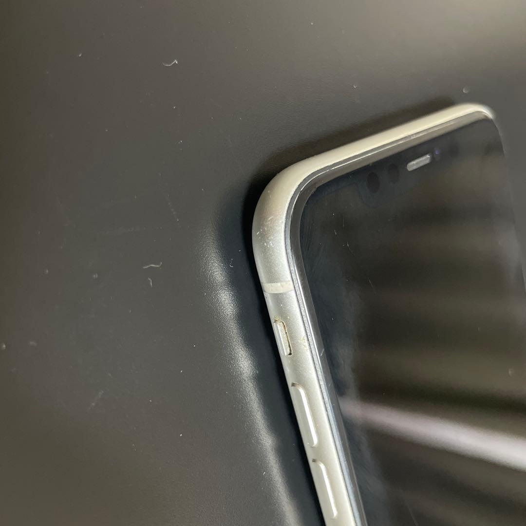 iPhone11 ホワイト　64GB